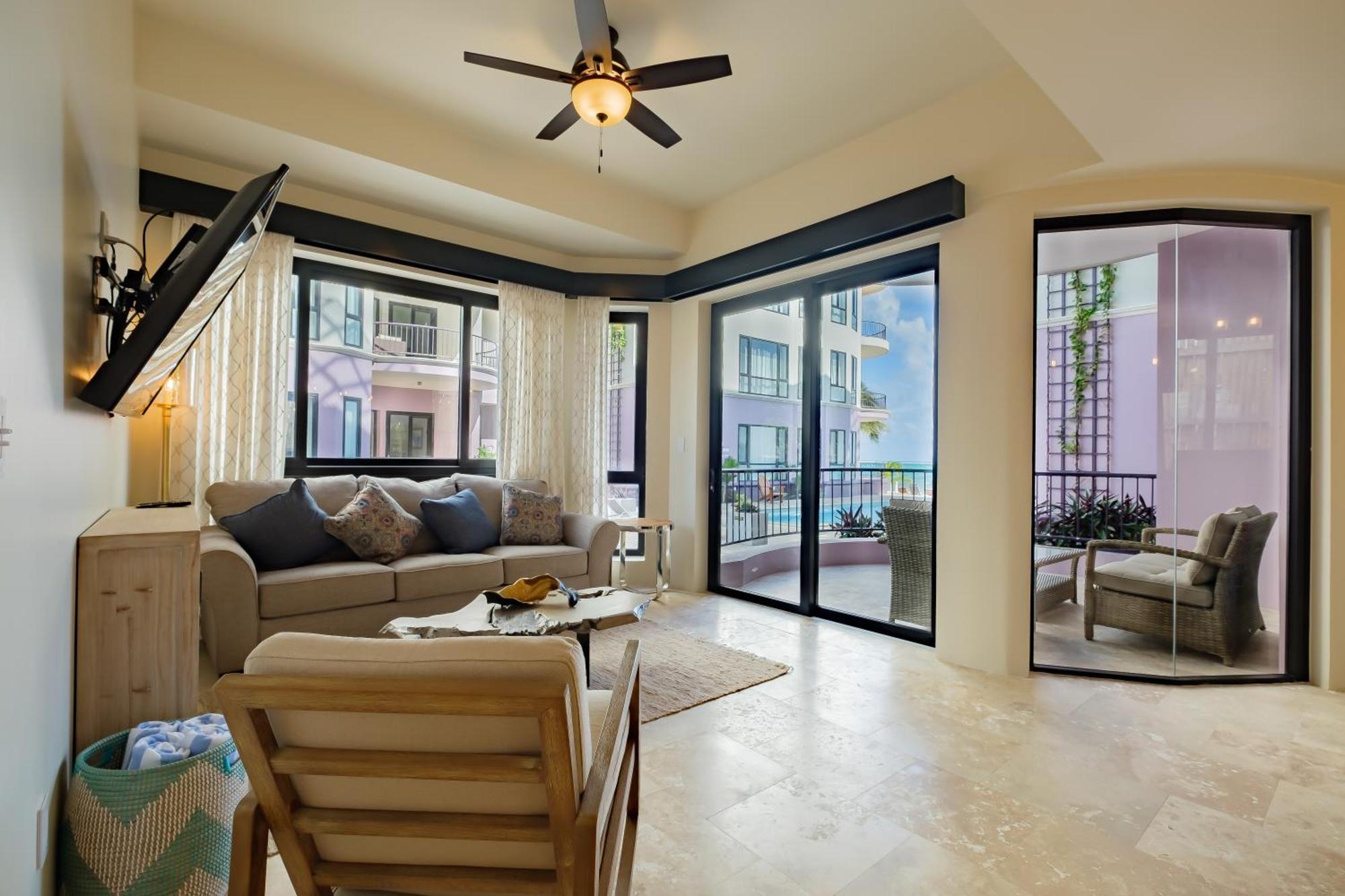 Diamante Beachfront Suites 圣佩德罗 外观 照片