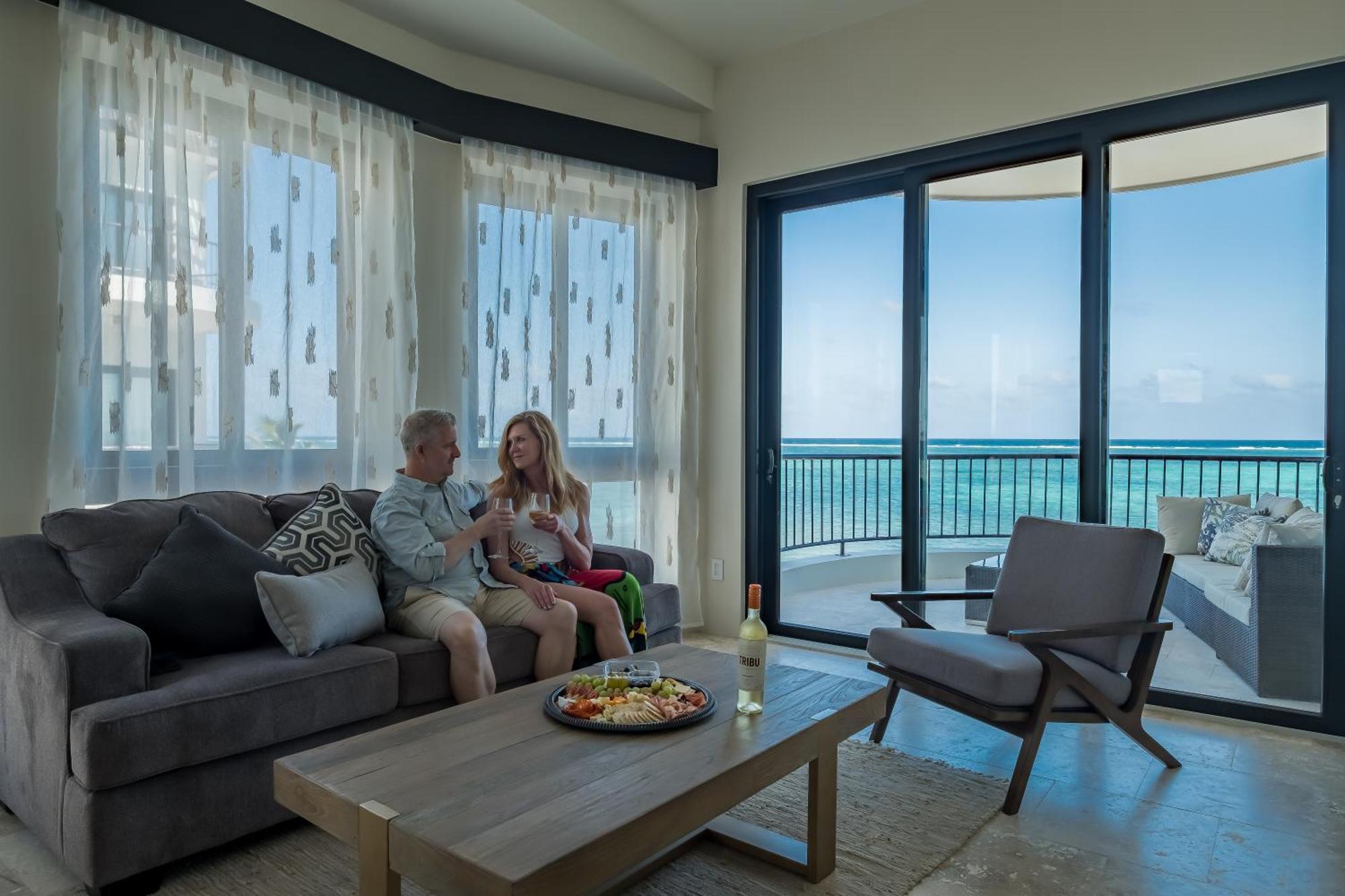 Diamante Beachfront Suites 圣佩德罗 外观 照片