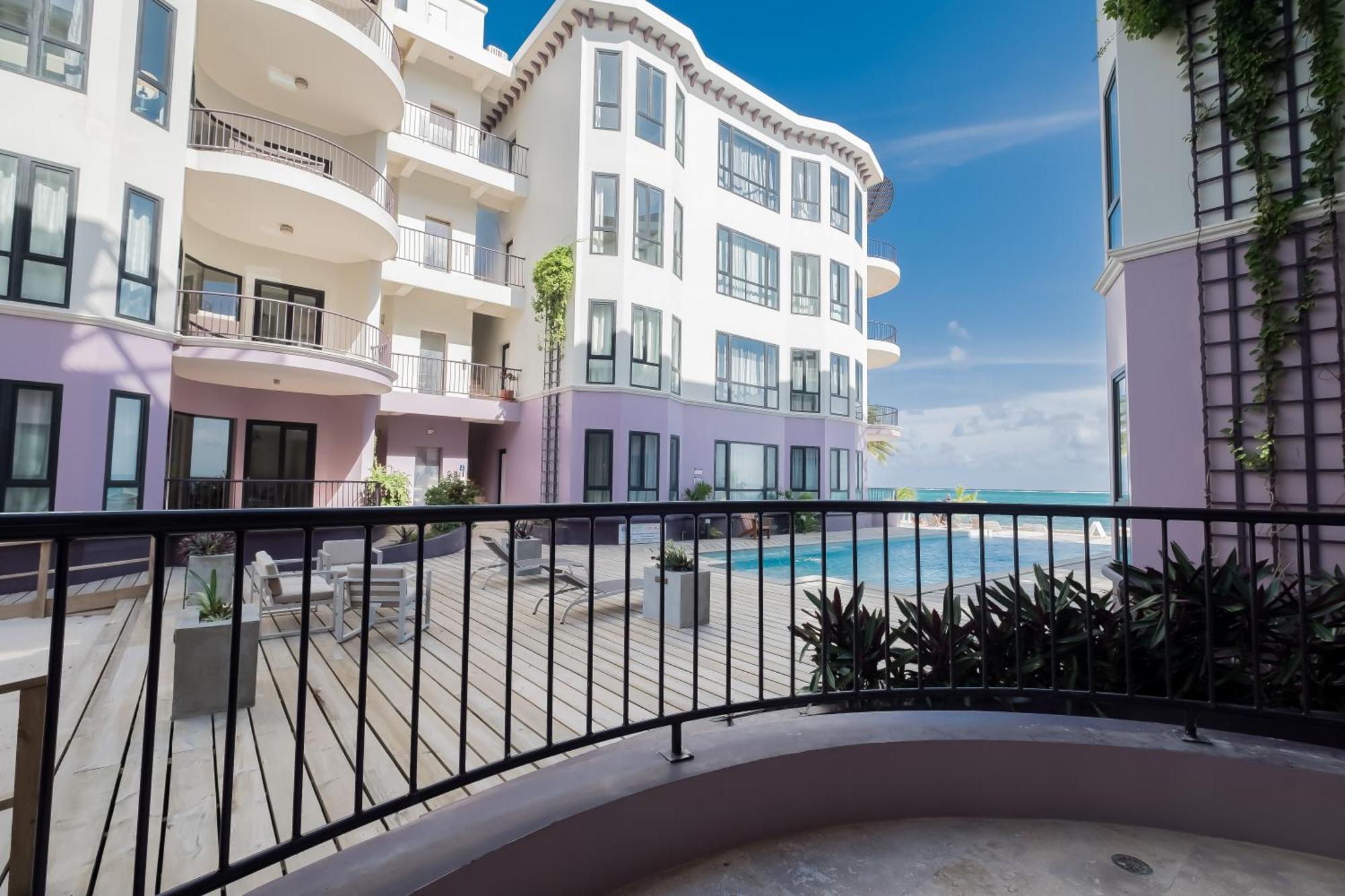 Diamante Beachfront Suites 圣佩德罗 外观 照片