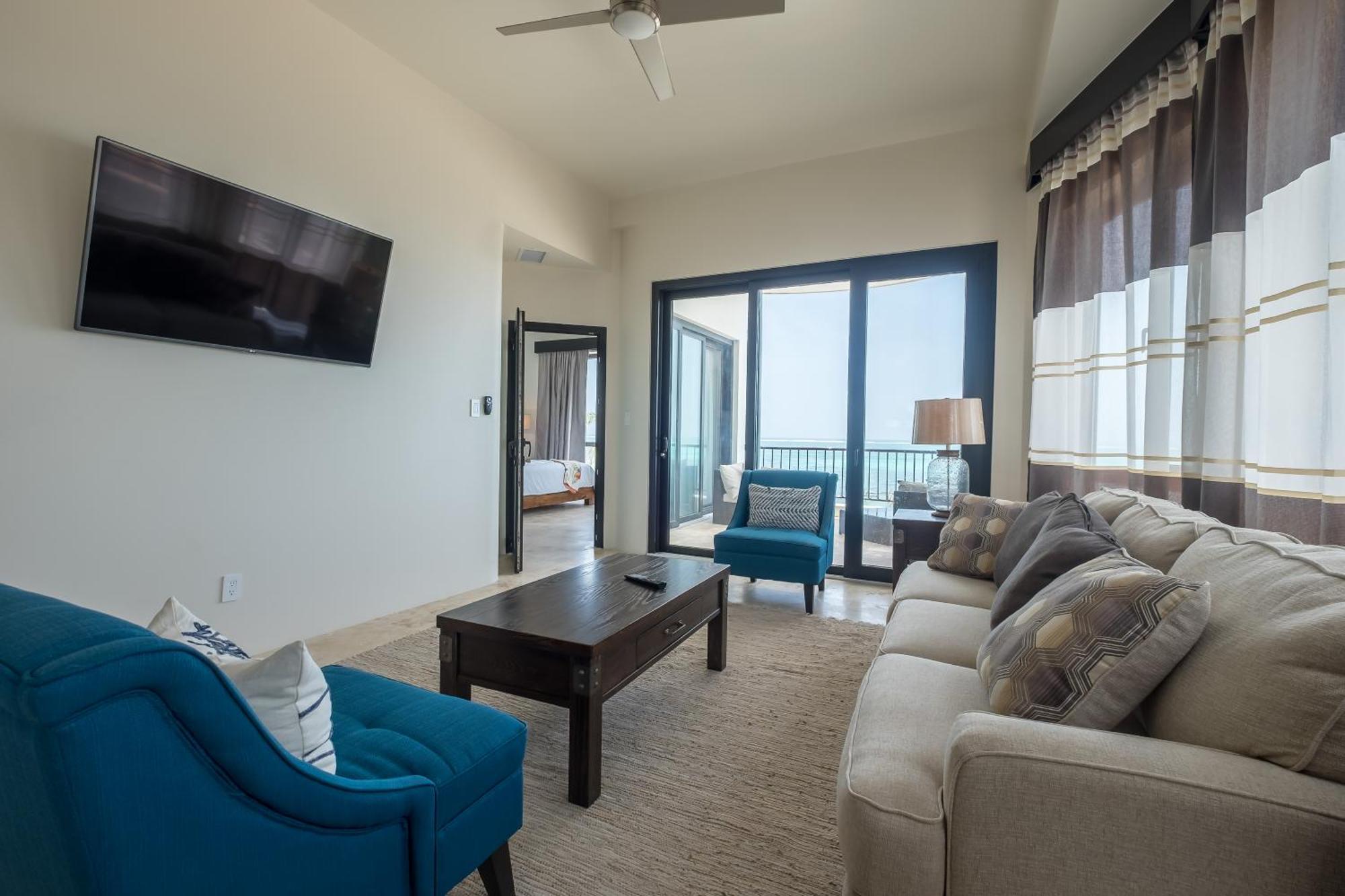 Diamante Beachfront Suites 圣佩德罗 外观 照片