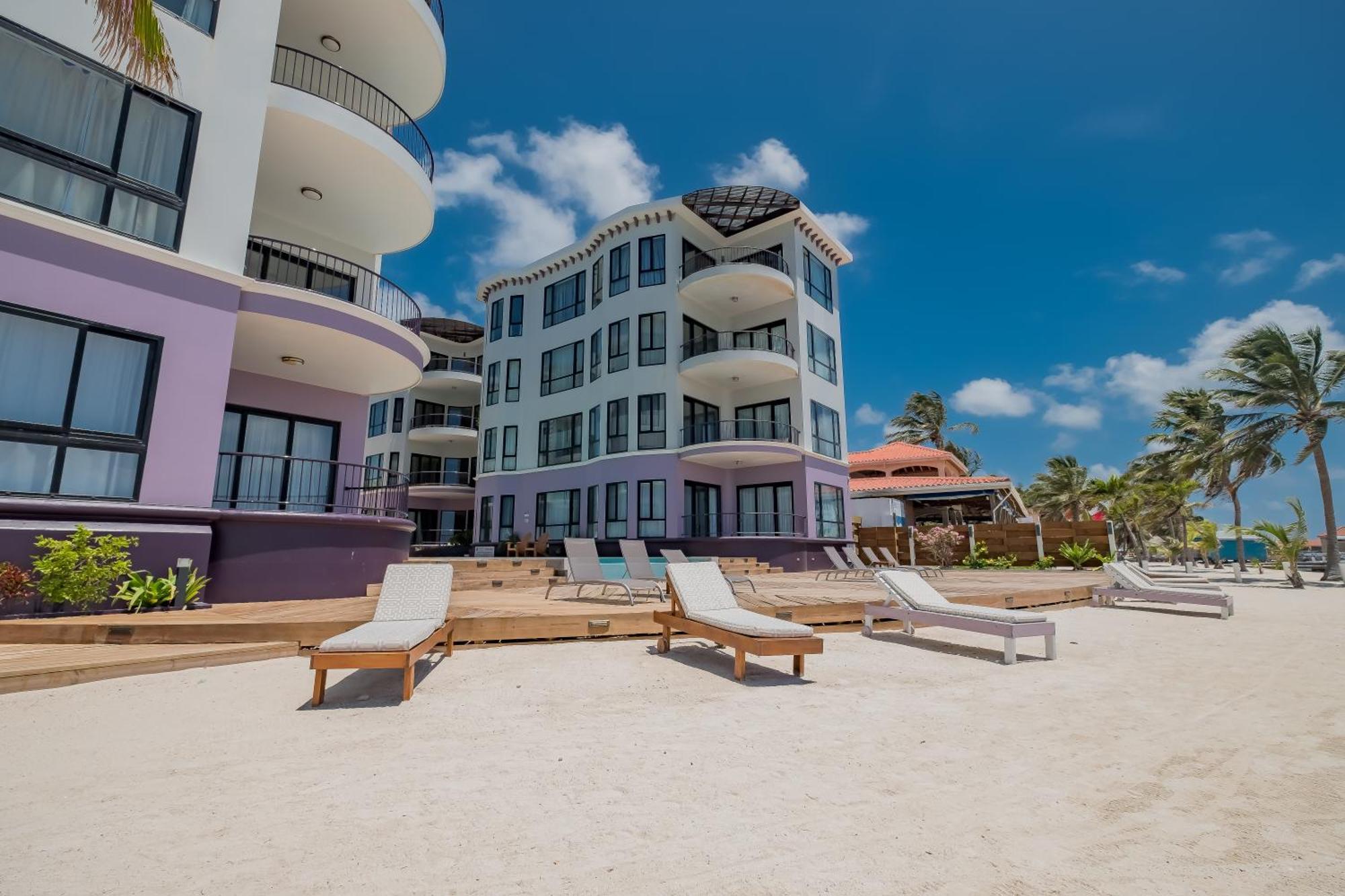 Diamante Beachfront Suites 圣佩德罗 外观 照片