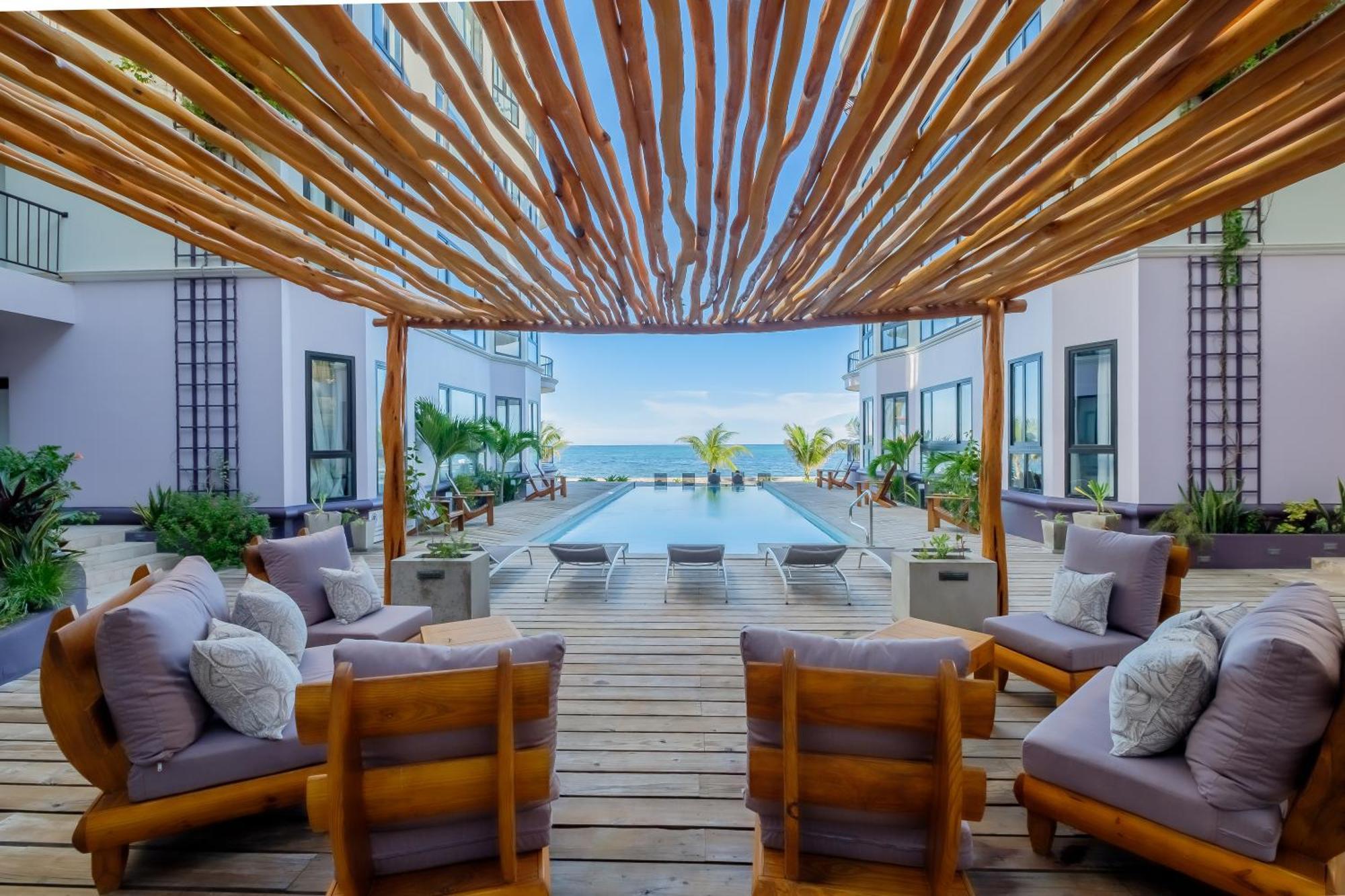 Diamante Beachfront Suites 圣佩德罗 外观 照片