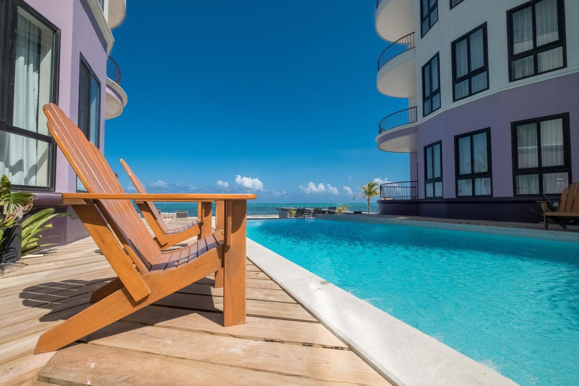 Diamante Beachfront Suites 圣佩德罗 外观 照片