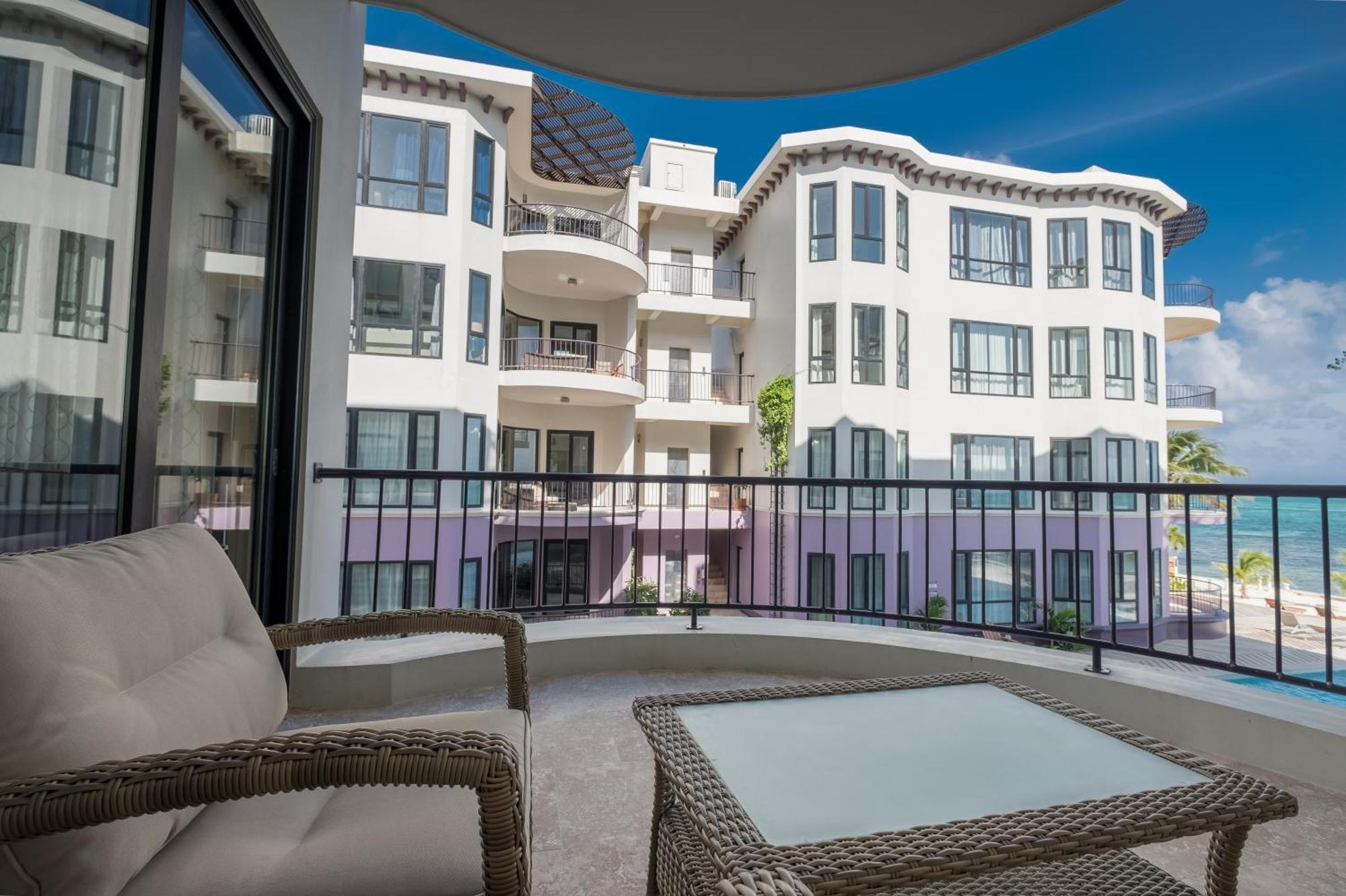 Diamante Beachfront Suites 圣佩德罗 外观 照片