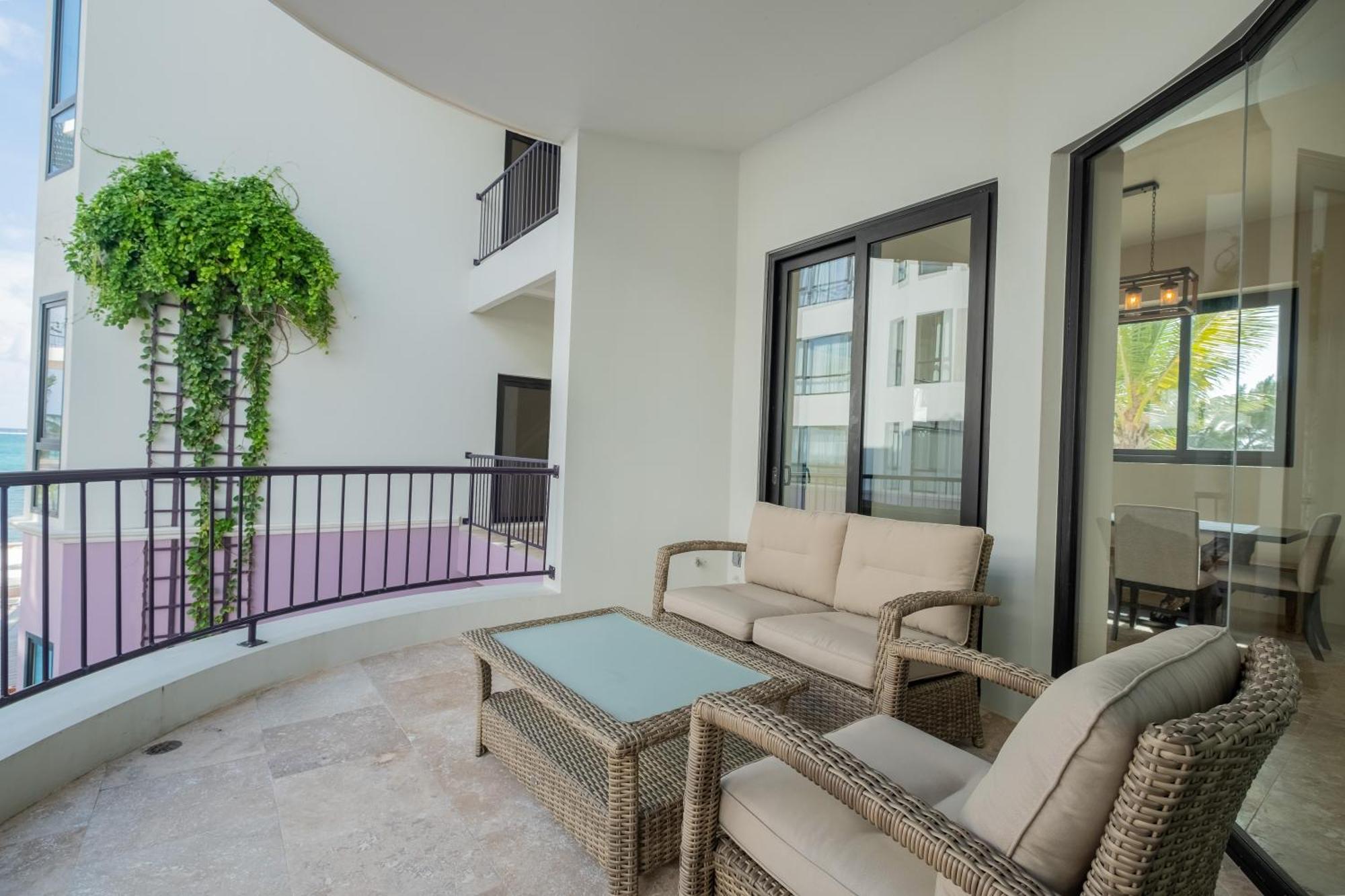 Diamante Beachfront Suites 圣佩德罗 外观 照片